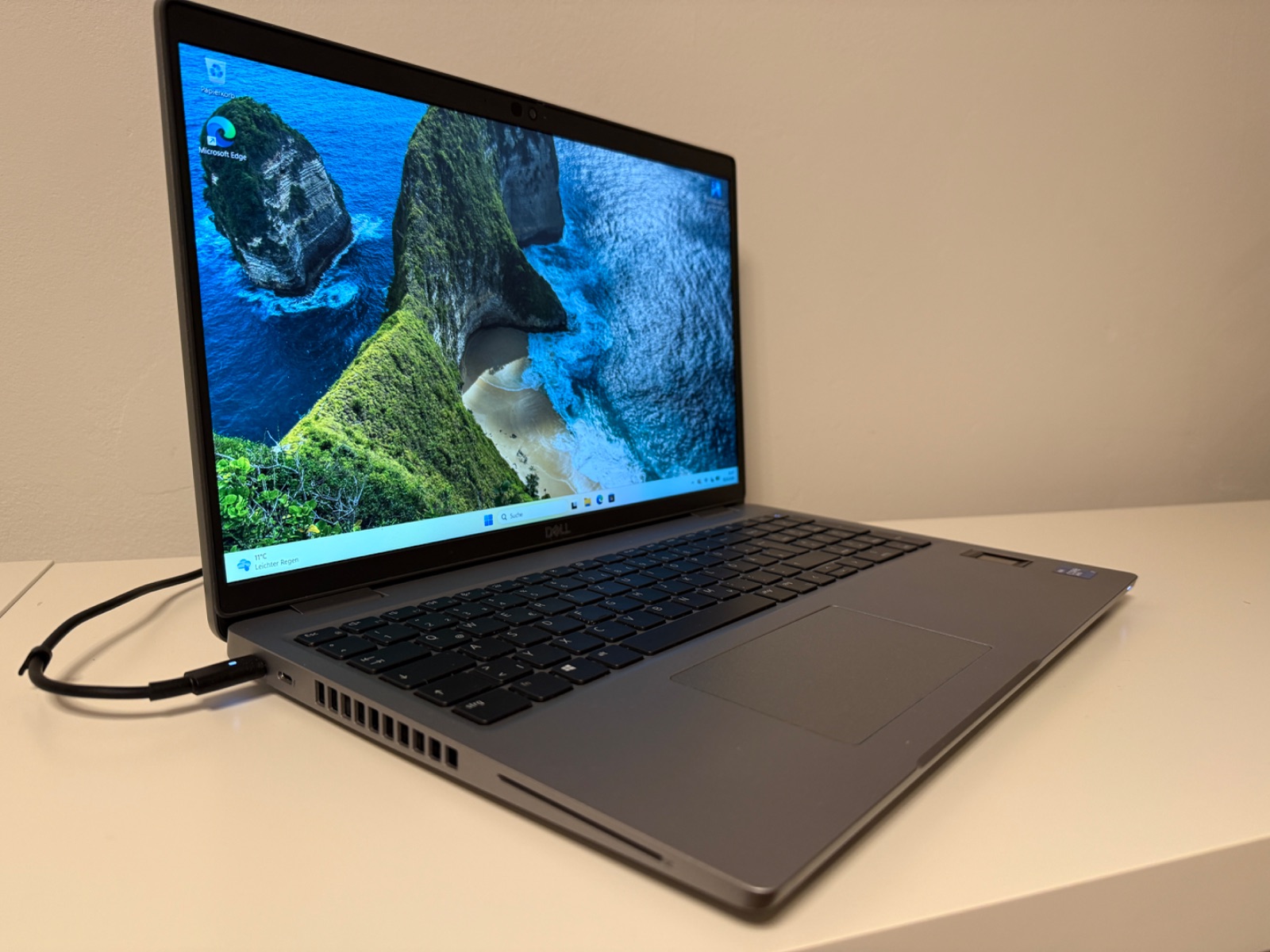Dell Latitude 5520 – Grau – Ansicht 4