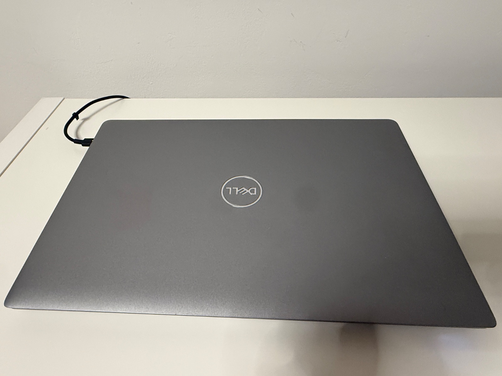 Dell Latitude 5520 – Grau – Ansicht 3