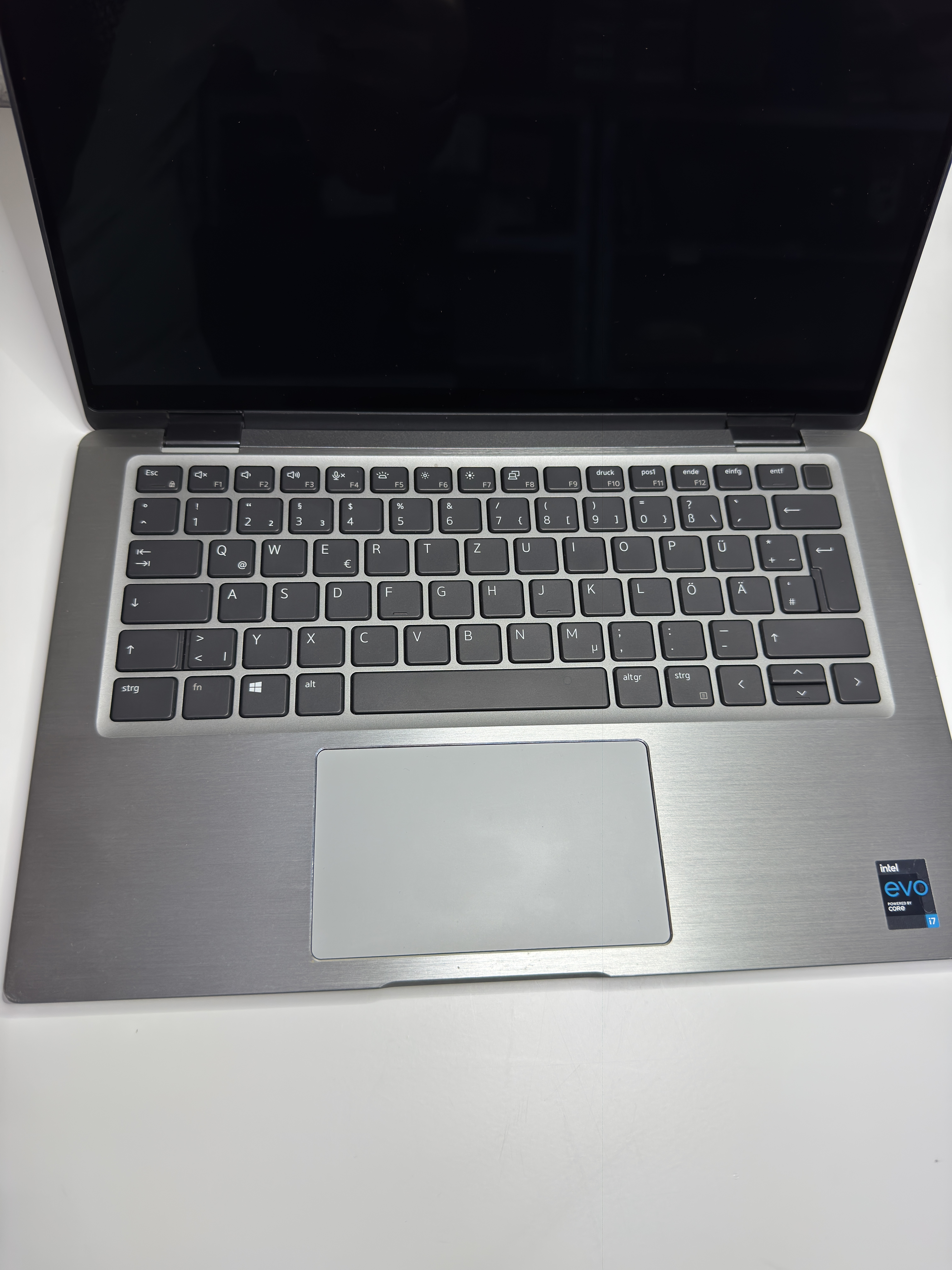 Dell Latitude 7420 – Schwarz - Carbon Optik – Ansicht 3